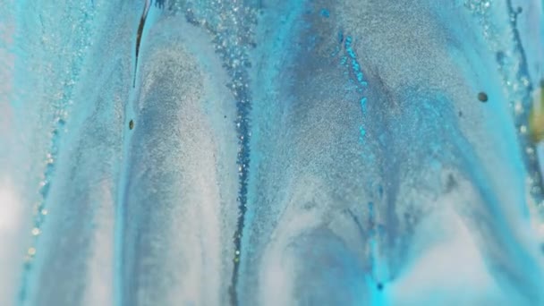 Gocciolamento Inchiostro Scintillante Vernice Rovesciata Sfocato Blu Bianco Dorato Scintillante — Video Stock