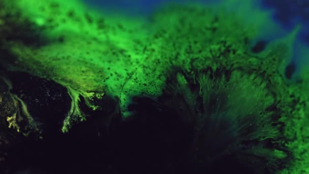 Percikan Cat Tinta Tumpah Defocated Neon Green Blue Color Sparkling — Stok Video
