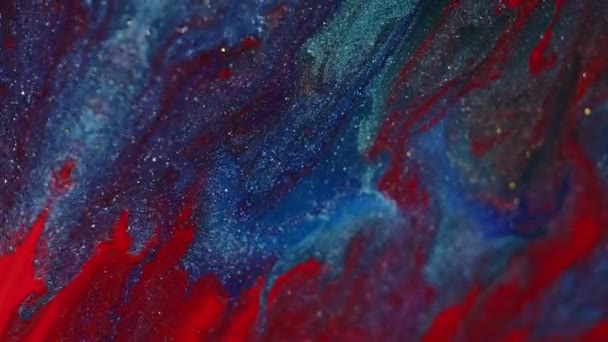 グリッターペイントドリップ インク流出 分割された赤い青色の輝く質のアクリル液滴の流れの動き抽象的な芸術の背景 — ストック動画