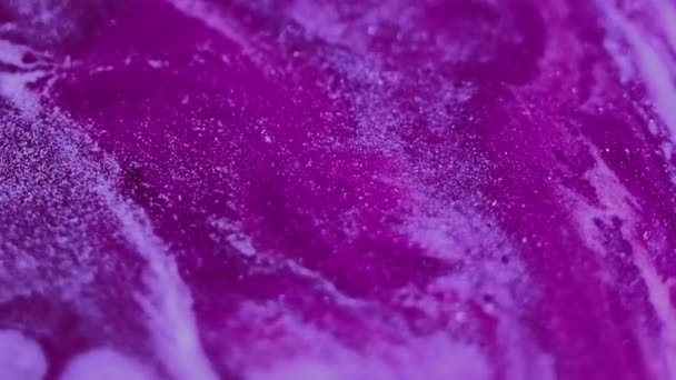 Glitter Vloeistofgolf Inkt Lekken Waas Paarse Paarse Kleur Gloeiende Glanzende — Stockvideo
