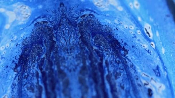Derrame Pintura Caleidoscopio Futurista Desenfocado Azul Blanco Color Brillante Brillo — Vídeos de Stock
