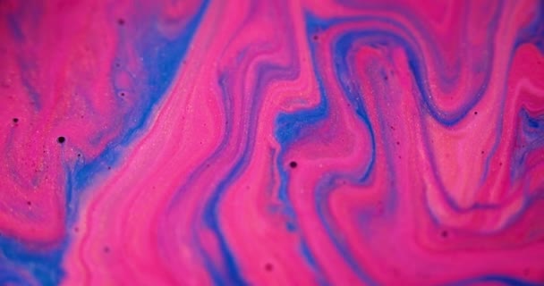 Błyszczący Przepływ Farby Płynny Marmur Wyciek Tuszu Nieostry Różowy Niebieski — Wideo stockowe