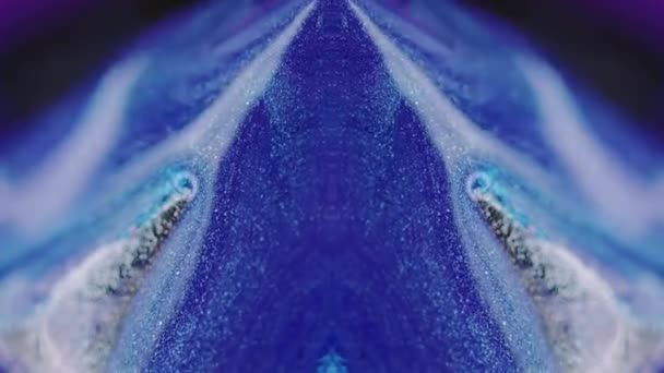 グリッターペンキこぼれ ピラミッドケルドスコープ ブルーネオンブルーパープルホワイトカラー光沢のあるメタリックテクスチャインク光沢ドリップ対称装飾美術背景 — ストック動画