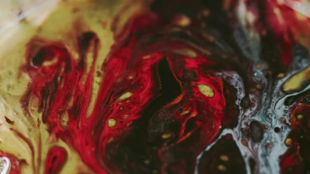 Csöpög Tinta Festékkeverék Elmosódott Arany Piros Fekete Kék Szín Fényes — Stock videók