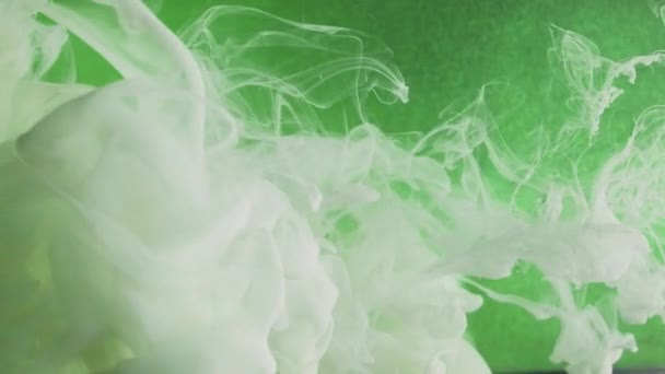 Redemoinho Água Com Tinta Fluxo Fumo Arte Fluida Nuvem Branca — Vídeo de Stock