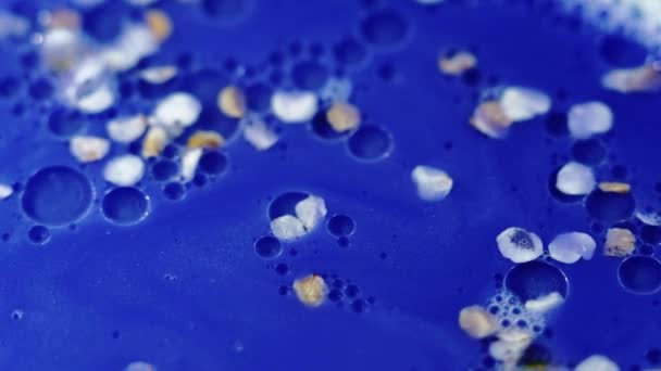 Floral Υγρό Φυσαλίδα Defocused Μπλε Λευκό Χρώμα Κυμαινόμενο Αρωματικό Κεράσι — Αρχείο Βίντεο
