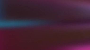 Bulanık prizma arka planı. Neon parıltısı. Cam kırılması. Renkli ışıkta dönen şeffaf olmayan piramit soyut holografik illüzyon etkisi ile beyaz.