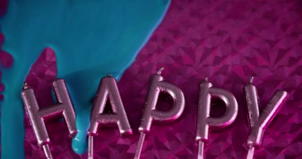 Boldog Évfordulót Születésnapi Gyertyák Festékfolt Fémes Csillogó Viasz Levél Irizáló — Stock videók