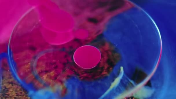 Bolhas Gel Mistura Água Tinta Névoa Cor Borrão Azul Rosa — Vídeo de Stock
