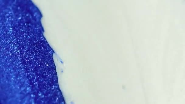 Ink Spill Glitter Paint Mix Defocused Blue White Color Sparkling — Stock Video