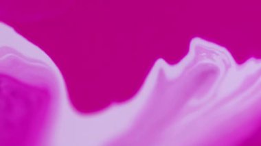 Sıvı arkaplan. Akrilik akış. Mürekkep dalgaları. Bulanık pürüzsüz doku mor beyaz boya karışımı soyut ihtişamlı ıslak dökülme sanatında yayılıyor..