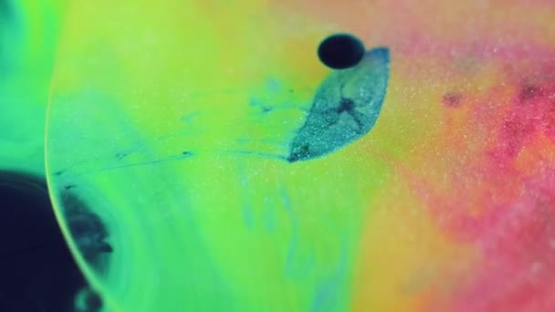 Φυσαλίδες Μείγμα Νερού Χρώματος Θολούρα Νέον Ροζ Πράσινο Κίτρινο Μπλε — Αρχείο Βίντεο