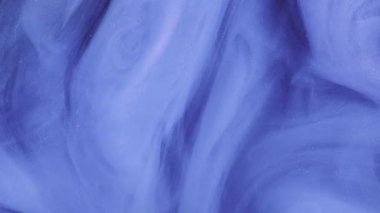 Köpüklü buhar bulutu. Mürekkepli su sıçraması. Bulanık mavi renk parıldayan toz parçacıkları dokusu parlayan duman akışı soyut sanat arkaplanı.