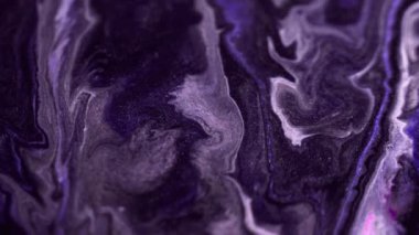 Köpüklü boya karışımı. Sıvı dökülmesi. Bulanık mavi siyah renk parıldayan desen sıvı akış hareketi koyu soyut sanat arkaplan.