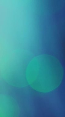 Dikey video. Neon bokeh ışığı. Bulanık ışın örtüsü. Disko aydınlatması. Odaklanmamış mavi, mor, pembe, parlayan daireler ışıldayan ışık deseni, soyut sanat arkaplanı..