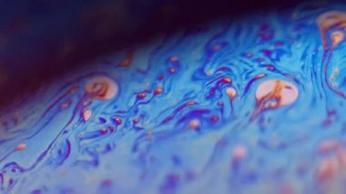 Görünmez yağ damlacıkları. Boya köpüğü. Odaklanmamış sarı pembe renk gradyan asit sıvısı harmanlama hareketi soyut sanat arkaplanı.