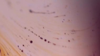 Odaklanmış kabarcık sıvısı. Mürekkep akışı. Bulanık mavi renk köpüklü yağ ıslak kimyasal emülsiyon dalgası soyut sanat arka planı.