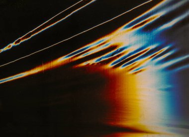 Arıza örtüsü. Işık sızıntısı. Eski film dokusu. Turuncu beyaz renk parlaklığı gürültü kalıntıları toz lekesi eskimiş folyo eskimiş retro efekt çizim sanatı soyut arkaplan.