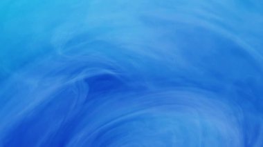 Bulut girdabı. Sihirli duman. Odaklanmamış parlak mavi sıçrama boya deseni sis rengi buharı soyut sanat arka planında hareket ediyor.