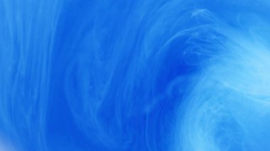 Su girdabı. Sis girdabı. Odaklanmamış parlak mavi renkli sıçrama boya mürekkebi sihirli duman soyut sanat arka planda hareket.