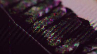 Grunge ıslak. Mürekkep akışı. Işık ağı yüzeyine yayılmış siyah opak biçimsiz sıvı. Islak leke şekilli mat dokusunda karşıt sel etkisi.