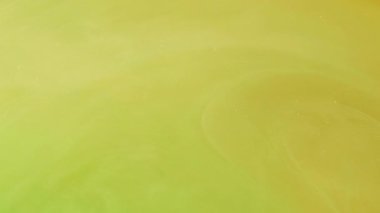 Sis dokusu. Sıvı boya. Soyut sanat arka planında hareket eden çözünmüş parlak yeşil renkli mürekkep bulutu buharı..