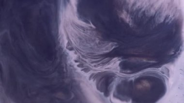 Mürekkep karışımı. Sanat patlaması. Gri, kirli, siyah, diş minesi boya spreyi. Soyut ıslak yüzey lekesi yayılmış sızıntı odaklanmış kaplama arka planı.