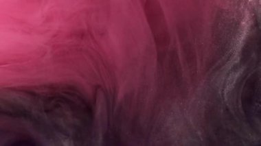 Sis sıçraması. Renkli boya. Parlak siyah pembe mürekkep bulutu soyut sanat ışığı arka planında yüzen parlak duman dokusu.