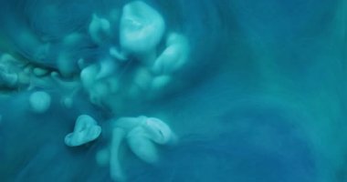 Buharlı arka plan. Boya rengi. Odaklanamayan mavi cyan bulut dokusu dalga parıltısı sıvı kimyasal sıvı yaratıcı sanat üzerinde yüzüyor.