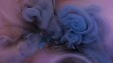 Dalga boyası. Akışkan bulut. Odaklanmamış mavi pembe karışık akış sıvısı soyut sanat yaratıcılığı arka planında dalgalanıyor..