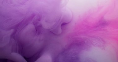 Bulut karışımı. Dalga sisi. Akışkan mürekkep fantazisi renkli su altı girdabı. Mor pembe, soyut, soyut kimya. Odaklanamayan arka plan..