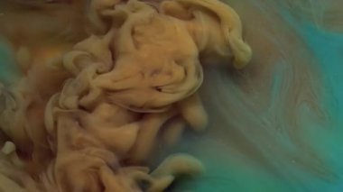 Bulut mürekkebini karıştır. Arkaplanı boya. Odaklanmamış sarı turuncu yeşil renkli sis dokusu girdap dalgalı su sisi sanat soyutlamasında uçuyor.