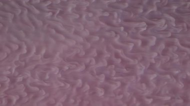 Damlayan su dokusu. Görüntü dalgalanması. Odaklanmamış beyaz renk parlaklığı soyut ışık arka planına sıvı duman dalgası gönderir.