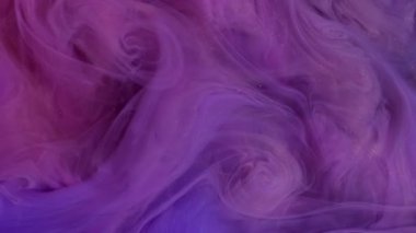 Sis buharı. Soyut mürekkep. Odaklanmamış mor pembe renkli dumanlı nemli doku yaratıcı sanat arka planında yükselen akrilik sıvı karışımı..