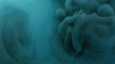 Boya girdabı. Pigment karışımı. Siyah gri boya karıştırıcı bulut. Gizemli kıvrım dalgası patlama sıvısı soyut arka plan bulanık dokusu.