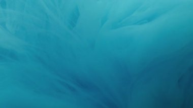 Sis dalgası. Buharı boya. Mavi su rengi pigment dalga karışımı soyut bulanık arkaplan. Buhar girdabı fantezi duvağı bükülmüş boya dokusu.