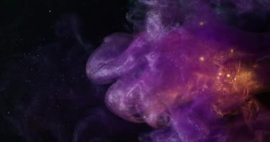 Parlak duman bulanıklığı. Gece ışığı parlıyor. Mor menekşe sıvısı mürekkebi cama düşer. Çelenk dumanı bokeh neon ışığı soyut siyah arkaplan.