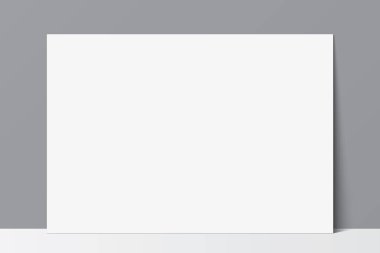 Gri duvar arkaplanına yaslanmış boş beyaz kağıt. Yatay sanat, resim veya metin yerleştirme için poster galerisi vektör modellemesi.