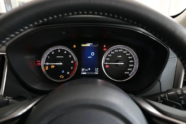 Operation warning lights and speedometer in the dashboard