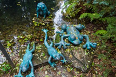 OWCZARNIA, POLAND - 28 EKİM, 2023: Sonbaharda Juan Soriano Heykel Bahçesi.  