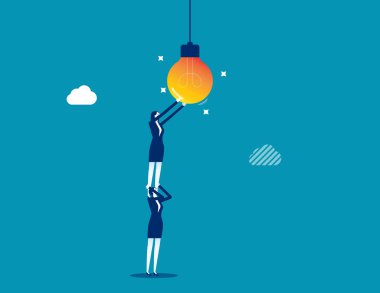 Birlikte başarının ortaklığı, takım çalışması sorunu çözmek için çözüme yardımcı olur, beraberlik, işbirliği ve işbirliği konseptine destek olur, iş adamı iş arkadaşının ampulü yakmasına yardım eder.