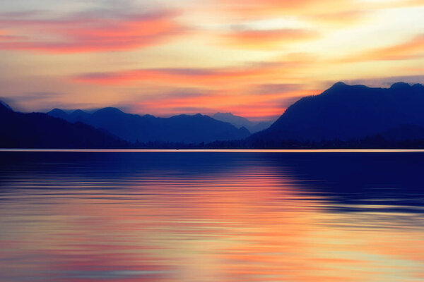 travel Lam Taphoen Reservoir   Suphan Buri, Thailand