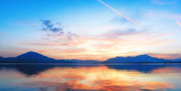 travel Lam Taphoen Reservoir   Suphan Buri, Thailand