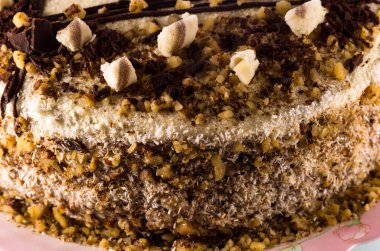 Tabakta güzel bir pasta var.