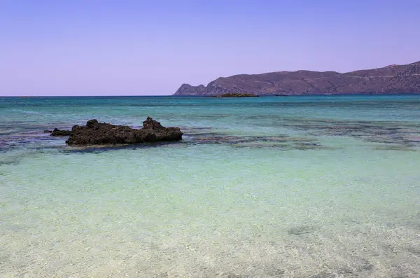 Yunanistan 'daki Elafonisi plajının manzarası, deniz, gökyüzü