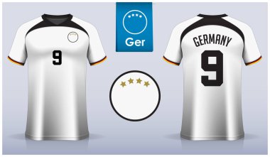 Almanya Millî Futbol Takımı için futbol forması ya da futbol takımı şablonu tasarımı. Ön ve arka manzara futbol üniforması. Mavi Futbol tişörtü düz logolu. Vektör İllüstrasyonu