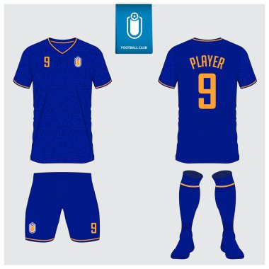 Futbol forması ya da futbol kulübü için futbol takımı tasarımı. Futbol tişörtü, kısa, çorap şablonu. Futbol forması ön tarafta, arka planda. Düz dizaynlı futbol logosu. Vektör İllüstrasyonu. 