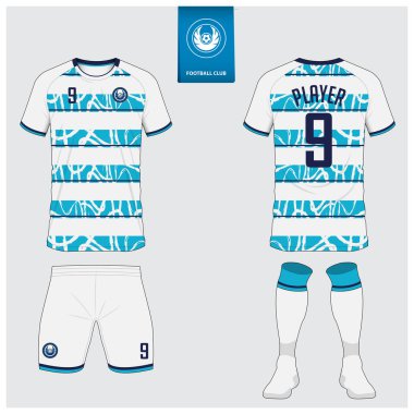 Futbol forması ya da futbol kulübü için futbol takımı tasarımı. Futbol tişörtü, kısa, çorap şablonu. Futbol forması ön tarafta, arka planda. Düz dizaynlı futbol logosu. Vektör İllüstrasyonu. 