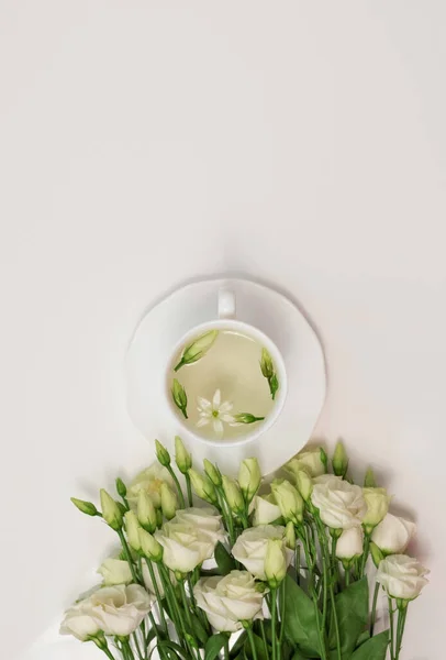 Floral Copa Blanca Con Hierbas Fragante Flores Eustoma Lisianthus Cerca —  Fotos de Stock