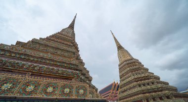 Wat Phra Chetuphon ya da Wat Pho, Tayland 'ın Bangkok şehrinde bir Budist tapınağı. Tayland mimari binaları seyahat gezisi ve tatil konsepti.